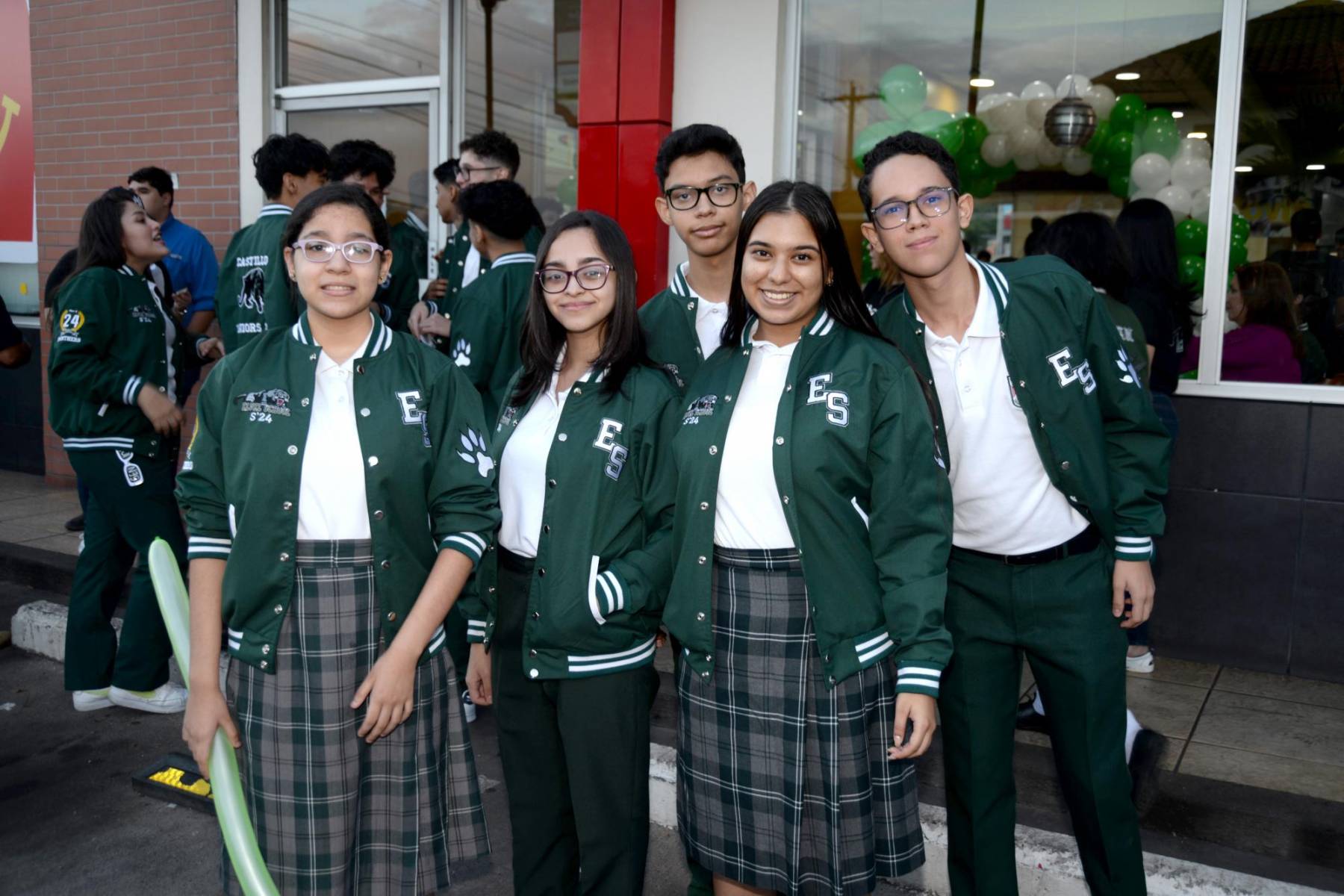 Ninfa Espinal, Axa Smith, Paolo Ruiz, Daisy Sinclair y Lenin Flores.