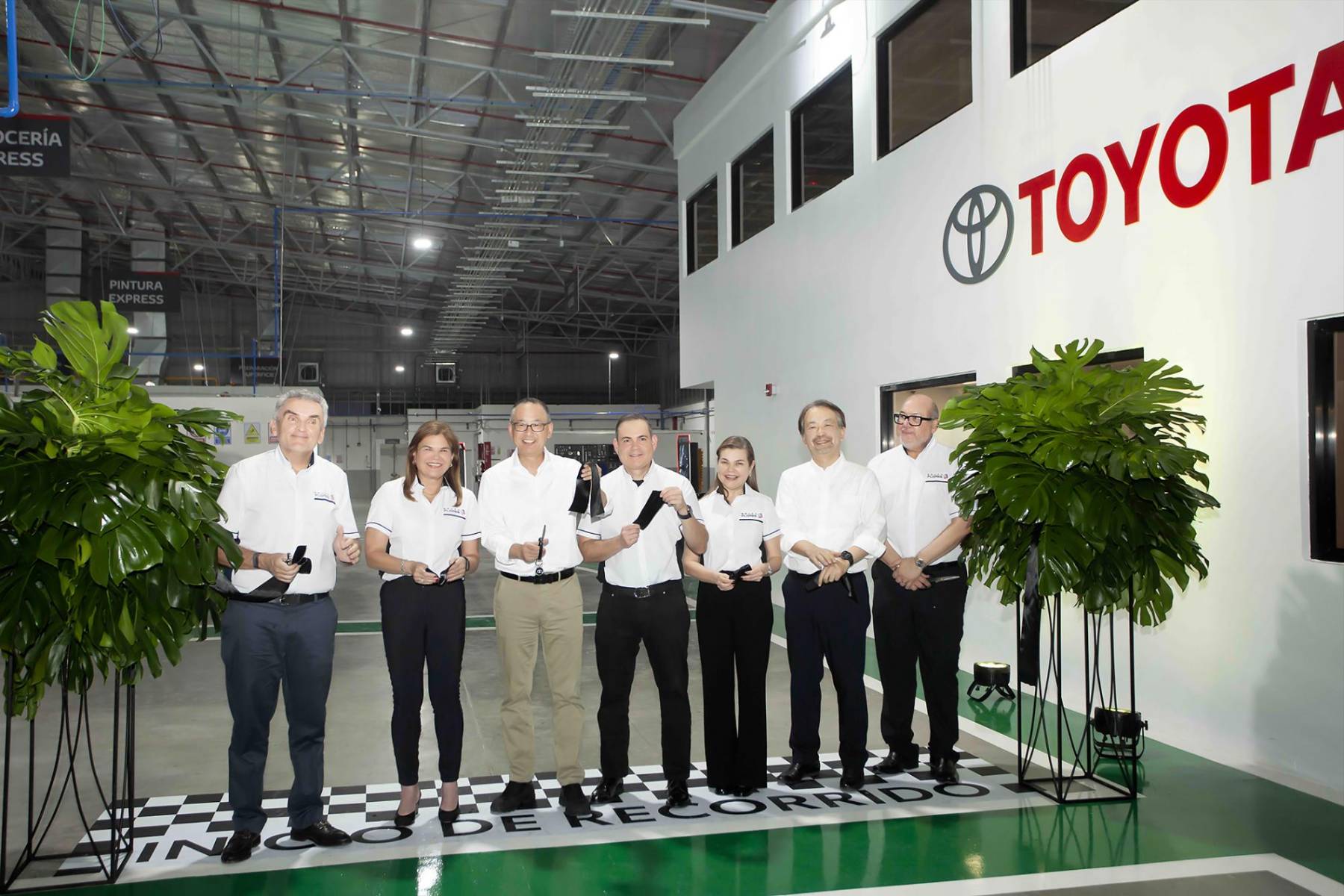 Un nuevo espacio que reúne innovación, infraestructura y talento hondureño, el centro especializado de pintura automotriz en San Pedro Sula es un lugar dedicado a la reparación, pintura y detallado de vehículos. El nuevo centro cuenta con una inversión de más de L95 millones y 6,000 metros cuadrados destinados a impulsar una nueva etapa para el sector automotriz del país. 