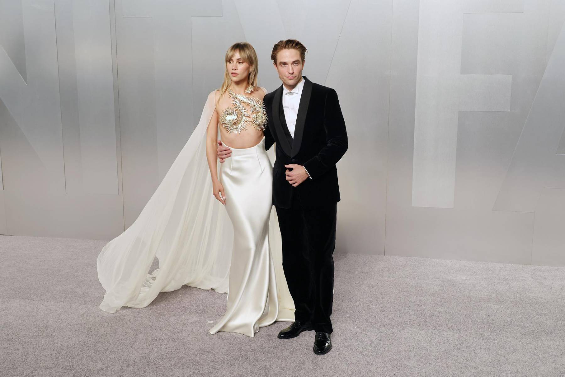 Suki Waterhouse y Robert Pattinson 