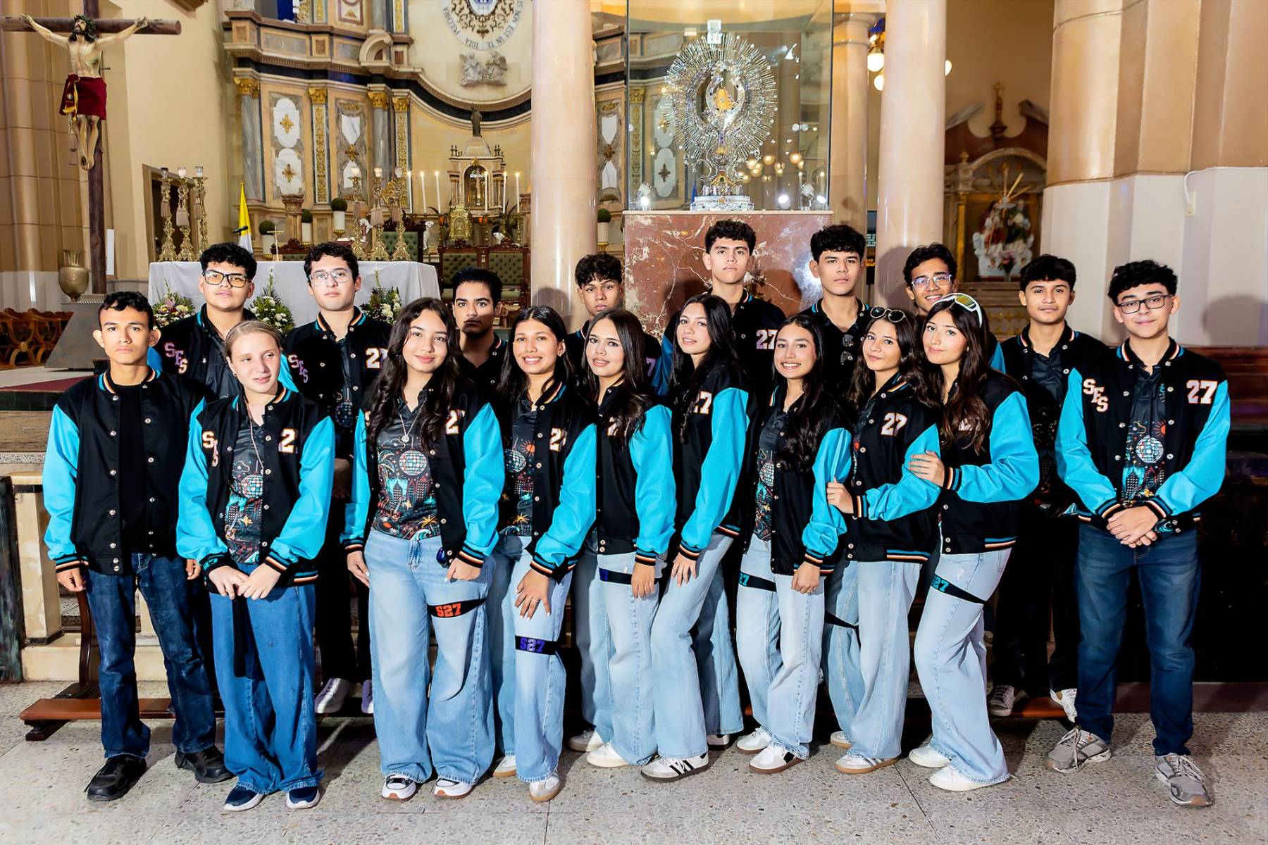 Senior Entrance 2027 de San Francisco de Sales Catholic School