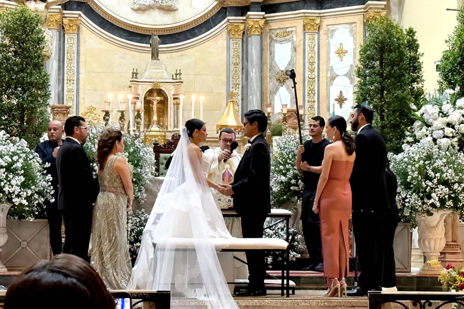 Fiesta nupcial de Allison Rivera y José Armando Erazo