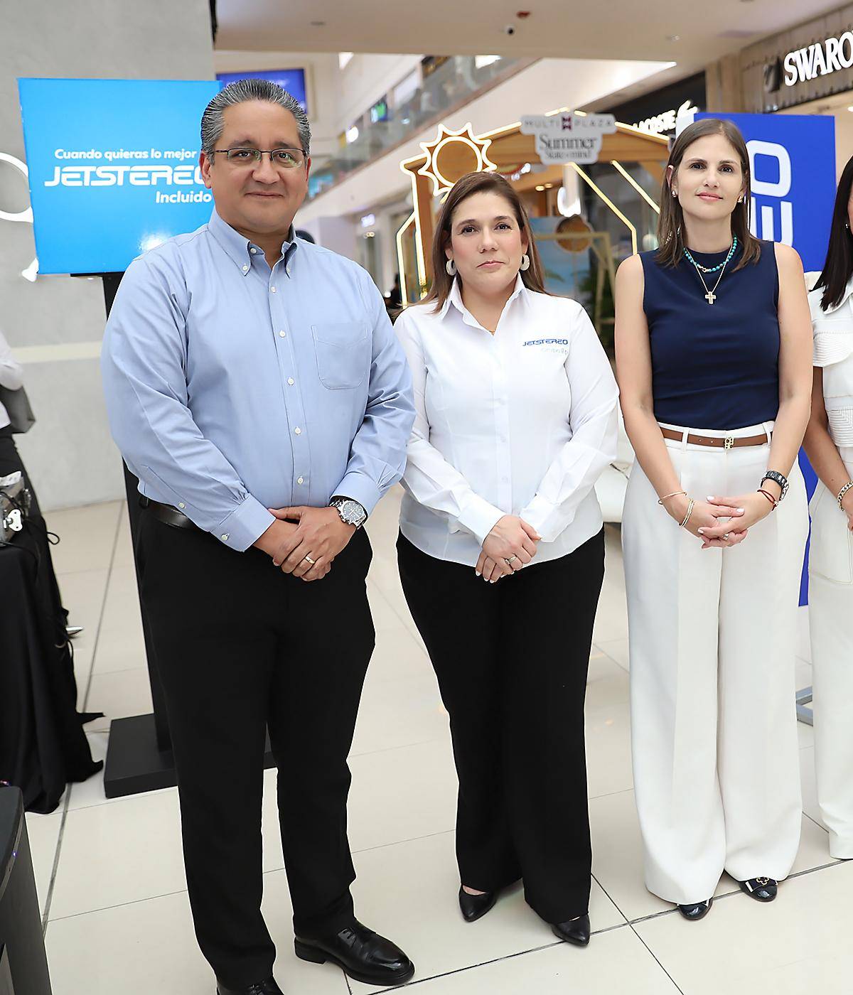 Marcos Alfaro, Frigidaire Sales Manager Honduras ; Sara Valladares, Sub Gerente Comercial Jetstereo ; Pamela Cruz, Gerente de Mercadeo y Comercialización Grupo Roble Honduras ; Marcela Pineda, Gerente de Mercadeo Jetstereo y Andrés Jiménez, Gerente Comercial Jetstereo.
