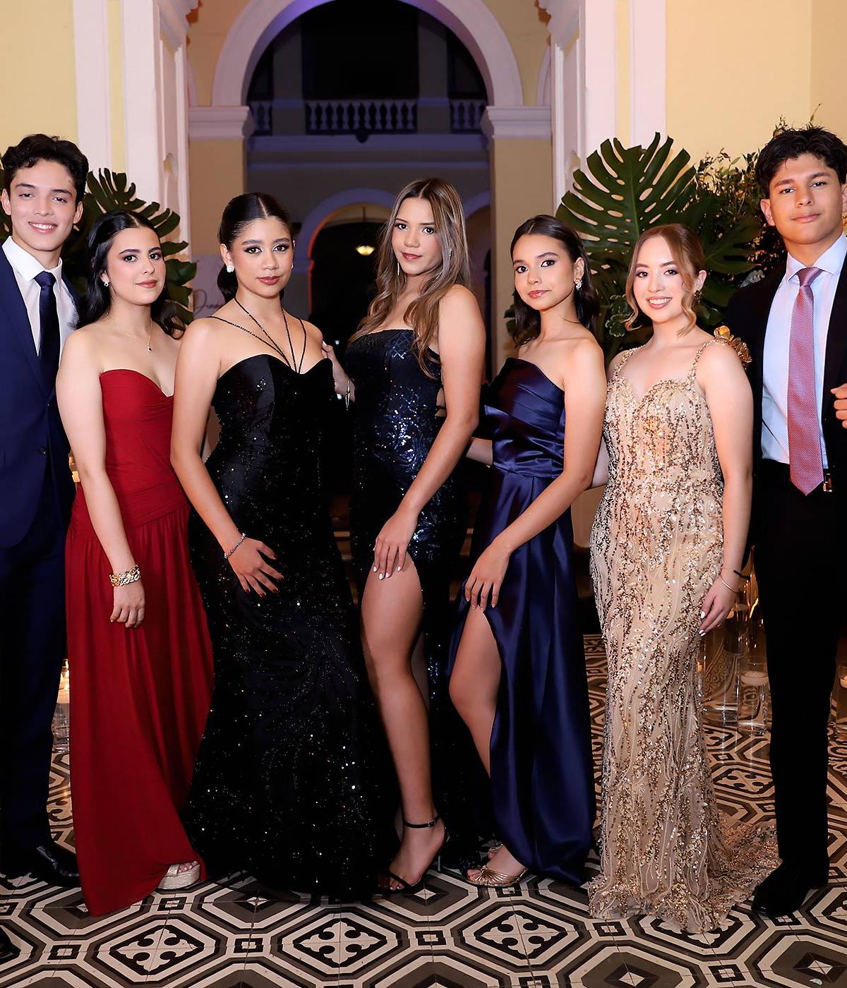 En una noche verdaderamente especial, los Seniors 2026 de DelCampo School celebraron una elegante cena en el Museo para la Identidad Nacional, marcando uno de los momentos más significativos previo a su graduación.