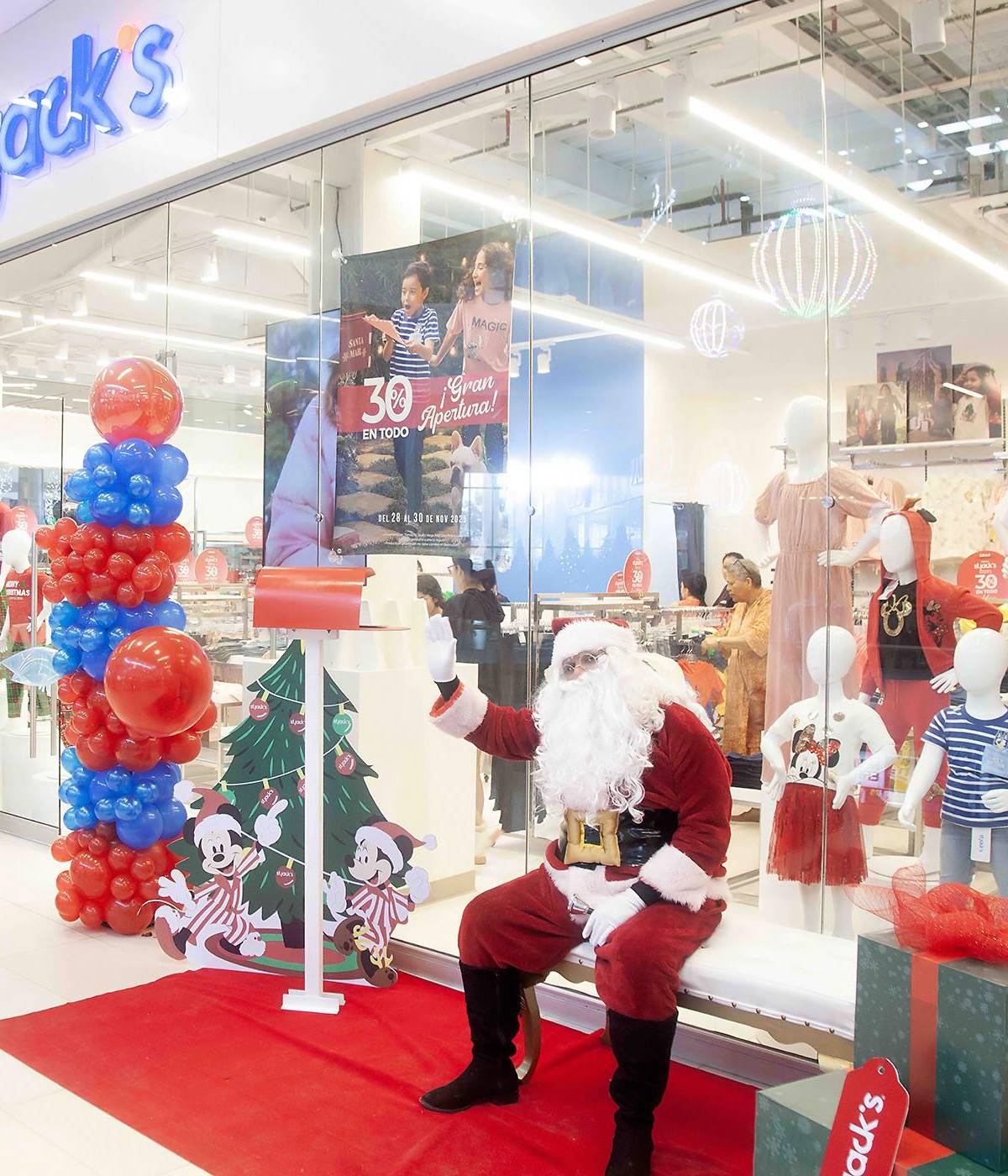 St. Jacks presentó “Tómate una foto con Santa”