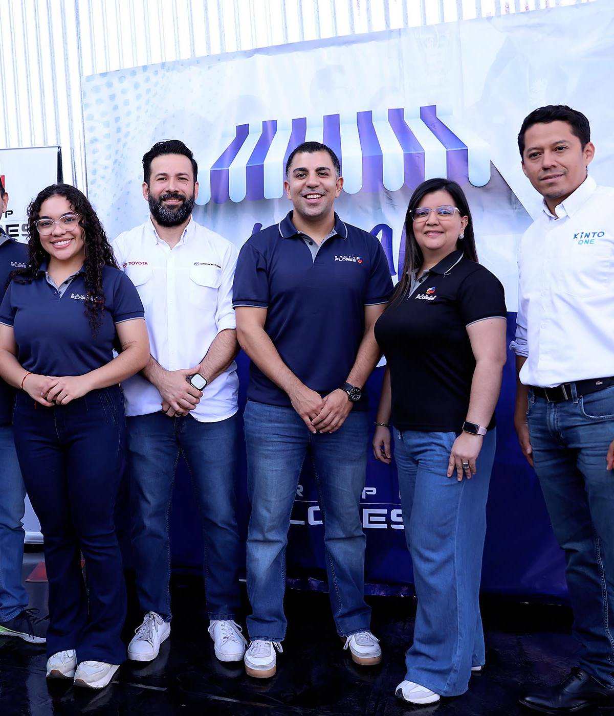 El Bazar Creciendo Juntos reunió a los colaboradores de Grupo Flores en una jornada llena de ideas fresh, talento local y espíritu emprendedor. Ruta 360 sigue transformando vidas con iniciativas que abren puertas y celebran el crecimiento de su gente. Emprender también es comunidad.