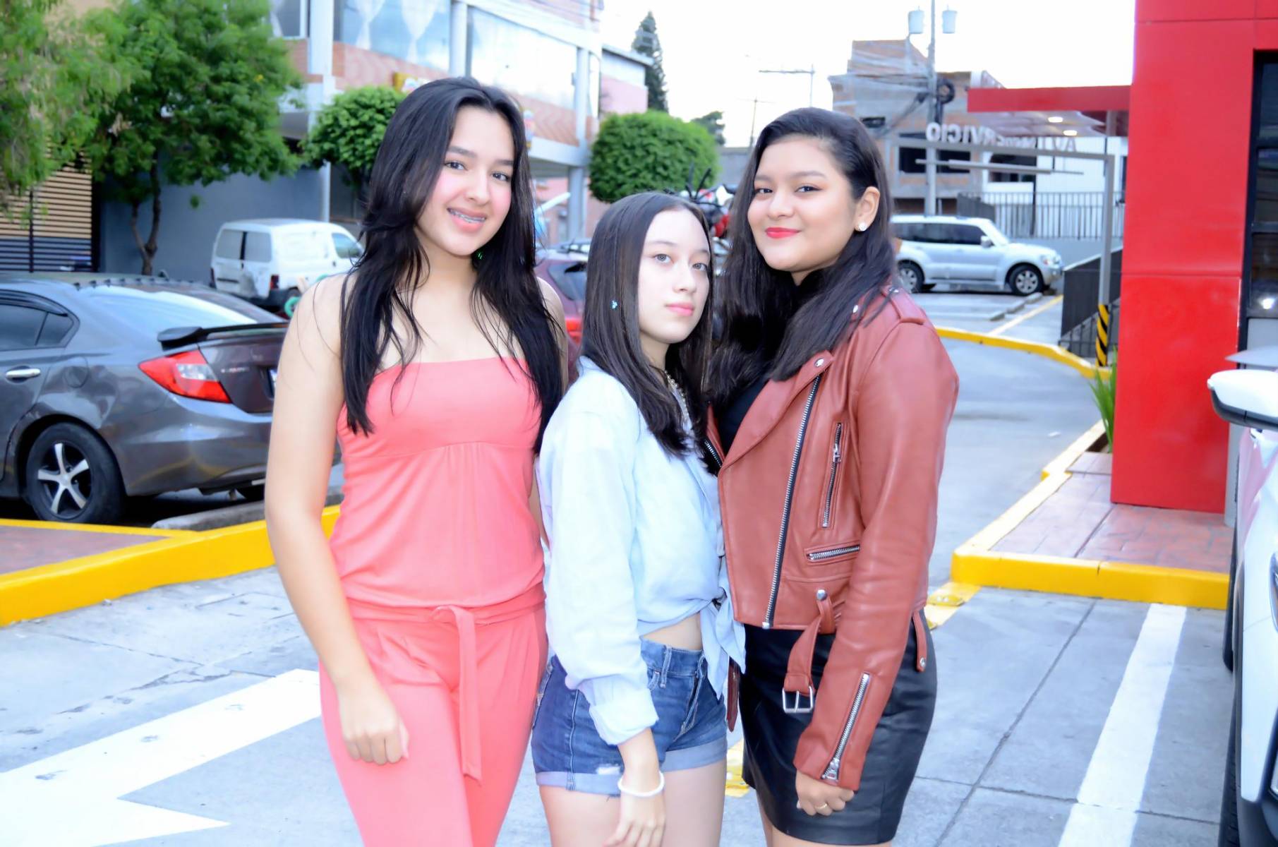 Taly Samayoa, Daniela Escobar y Ashley Gonzáles.