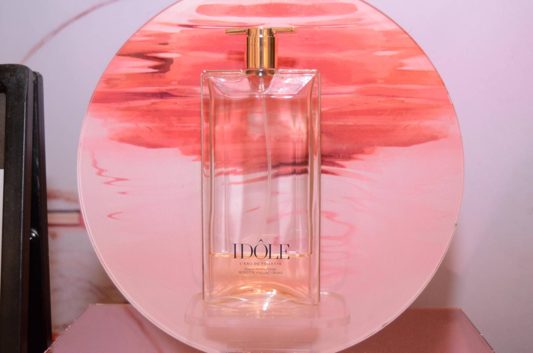 El perfume Idôle de Lancôme.