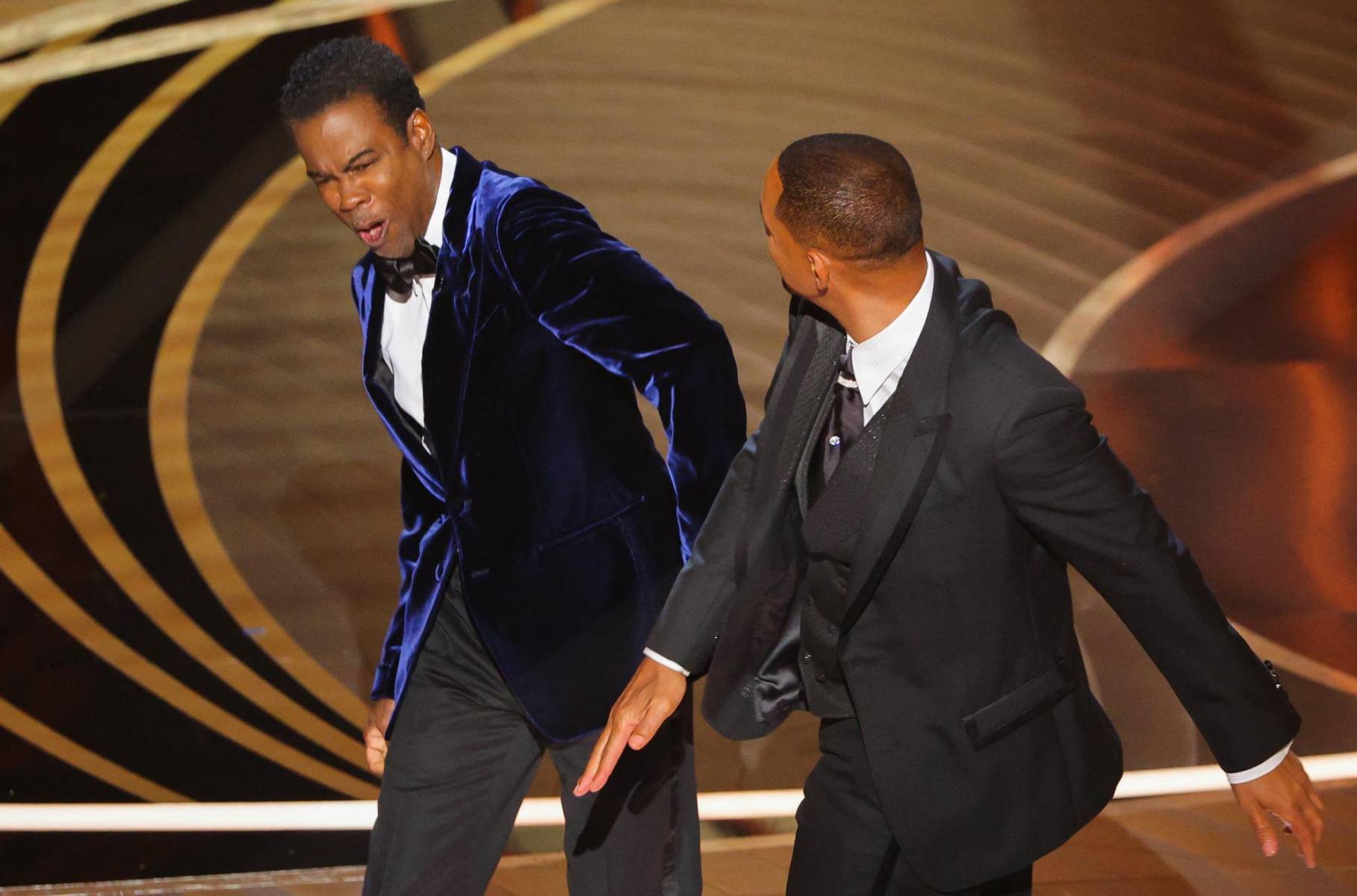 <b>La bofetada de Will Smith a Chris Rock (2022)</b>Uno de los momentos más impactantes en vivo fue cuando Will Smith golpeó a Chris Rock por un chiste sobre Jada Pinkett Smith. La escena dejó en shock a los asistentes y marcó la ceremonia de 2022.