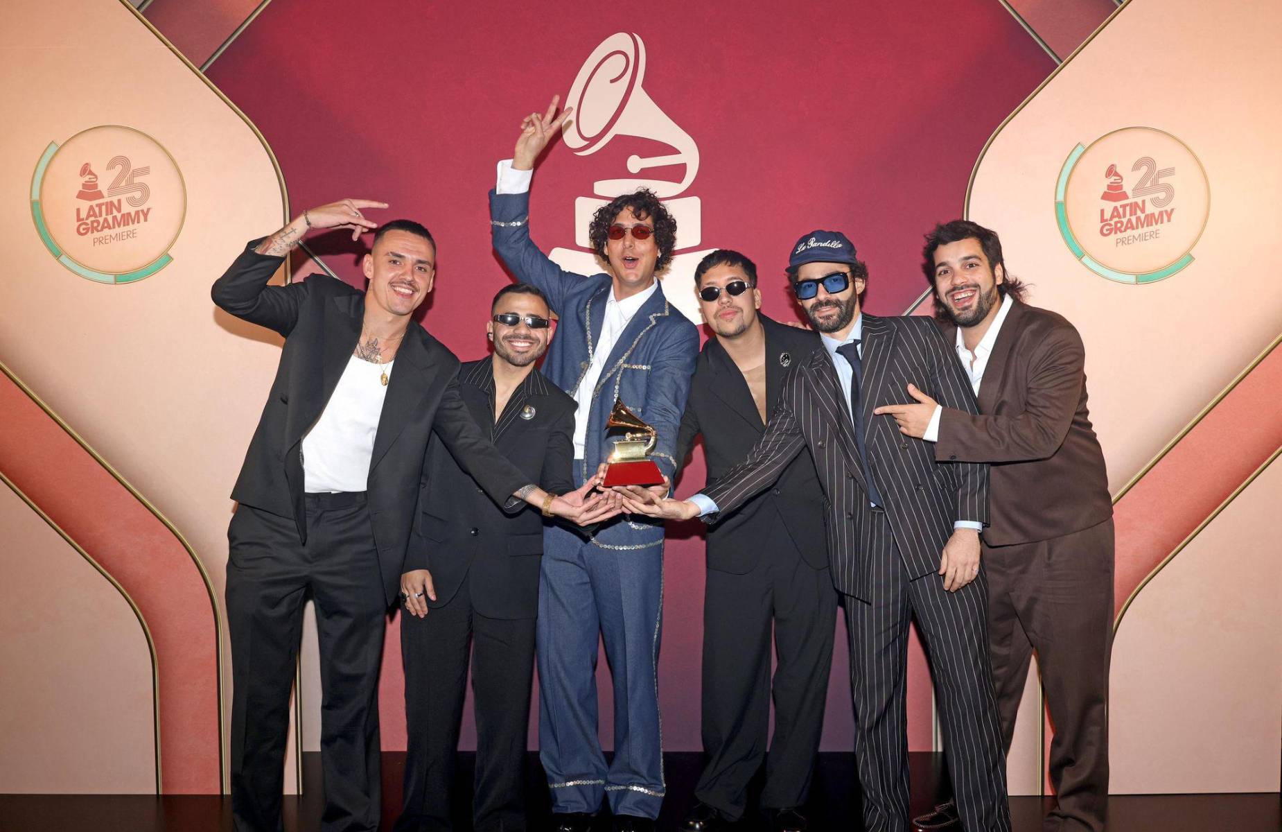 Desde entonces, su carrera solo ha ido cuesta arriba. En 2024, se llevaron el Latin Grammy a Mejor Canción Pop por su tema <i>Feriado</i>.