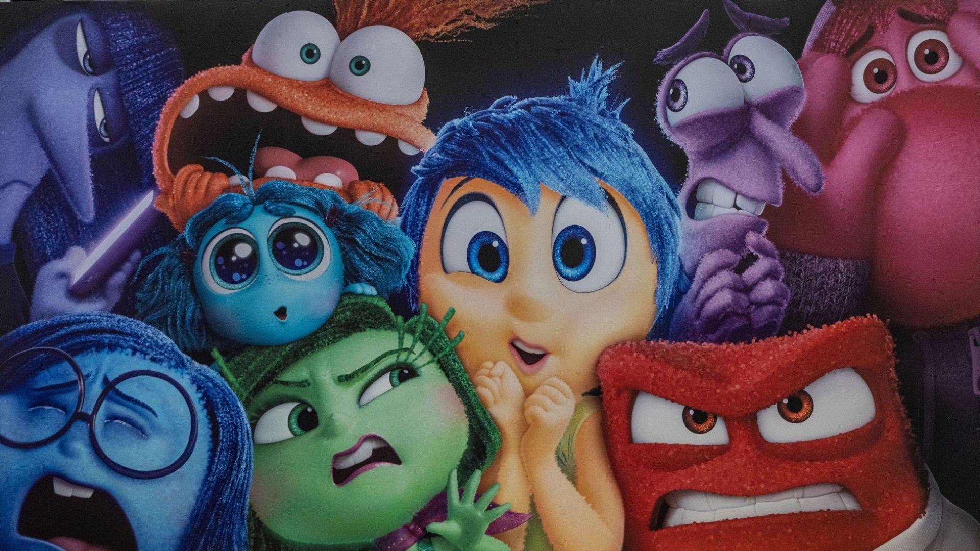 Inside Out: El tema perfecto para un grupo grande de amigos, cada uno puede escoger el personaje que lo represente y usar ropa del color de su personaje.