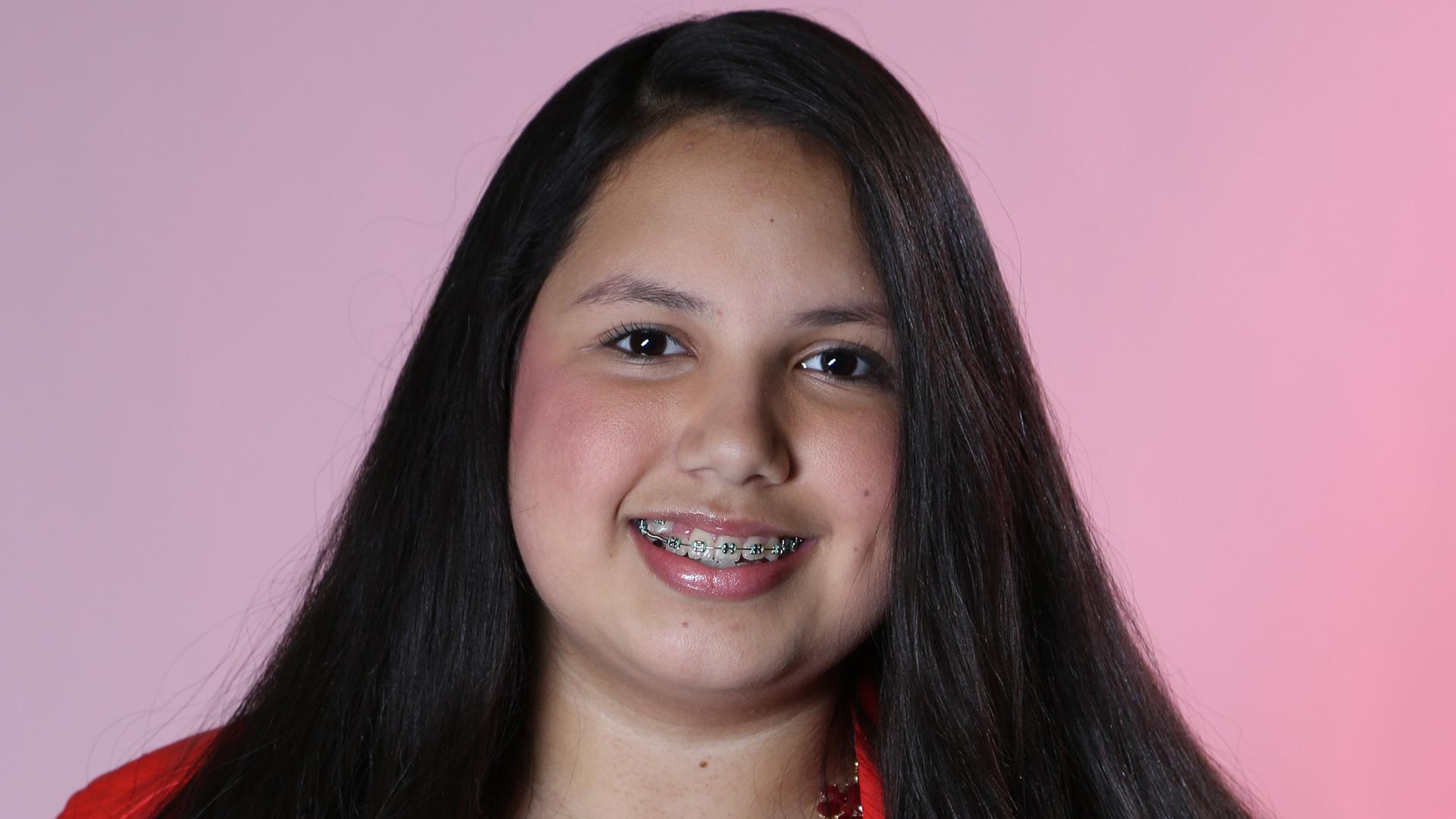 Keily Valenzuela – La Voz KidsEsta hondureña fue parte del team Yankee hace unos años en la Voz, quien conquistó el corazón de los jueces con la canción “Mi tesoro” de Jesse y Joy. 