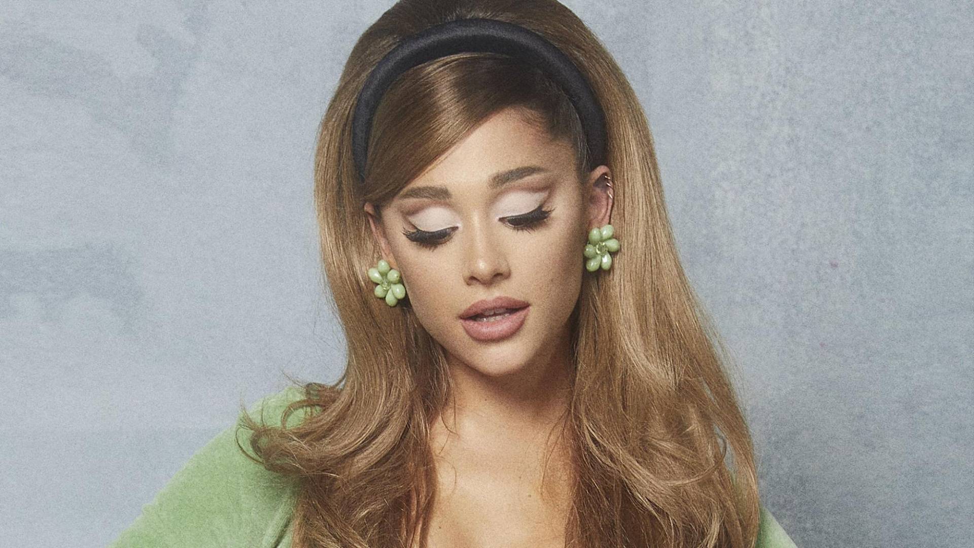 Considerado como el proyecto más infravalorado de la artista por muchos, <i>positions</i> fue lanzado en octubre de 2020, siendo nominada a Best Pop Vocal Album una vez más. El disco incluye collabs con Doja Cat, The Weekend y Ty Dolla Sign. 
