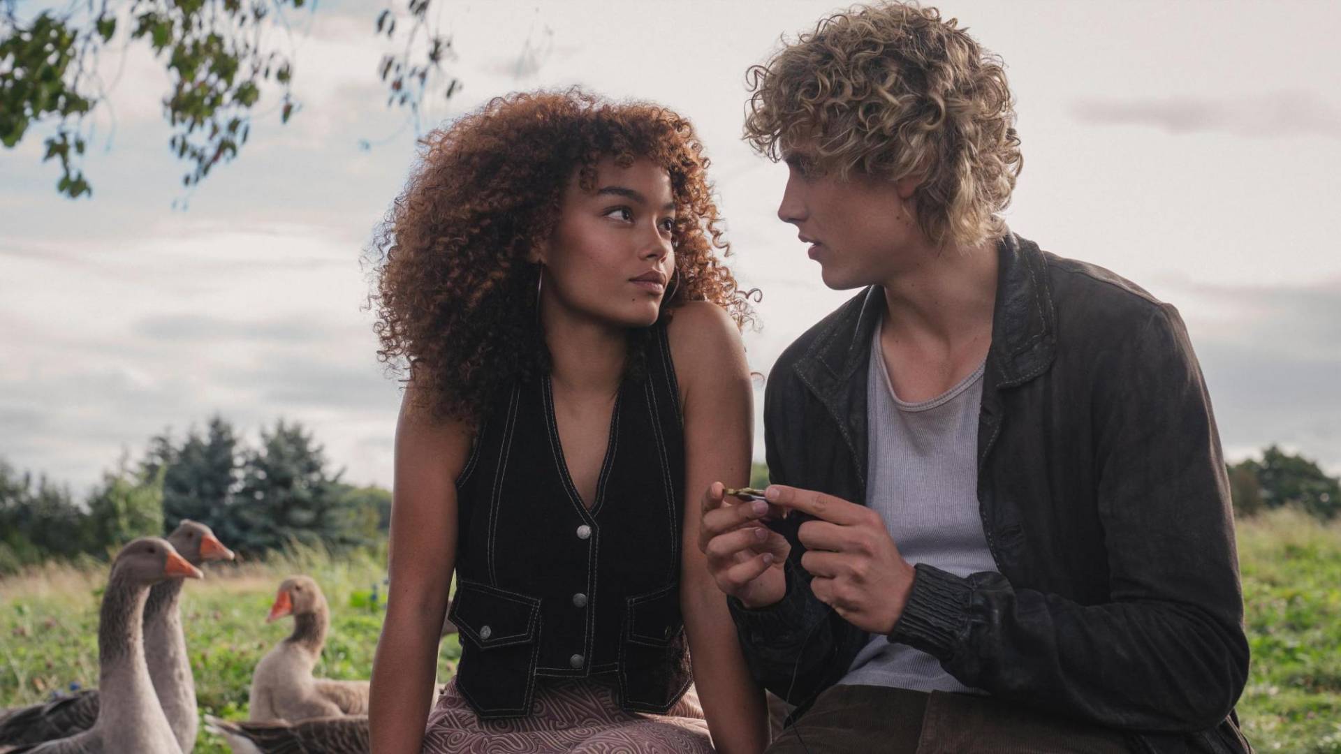 La franquicia de Los Juegos del Hambre amplía su universo con esta película basada en la novela precuela de Suzanne Collins. Ambientado en la edición 50 de los juegos, la historia sigue a un joven Haymitch Abernathy enfrentando una competencia brutal y definiendo su destino. 