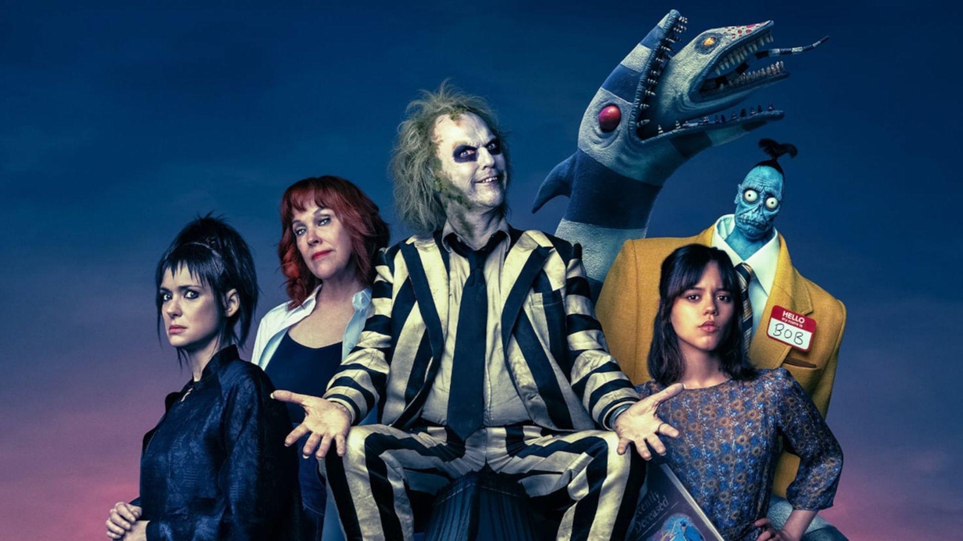 Beetlejuice Beetlejuice: Cada miembro del grupo puede escoger a su personaje favorito de la secuela de beetlejuice, esta idea es perfecta para las personas que aman experimentar con el maquillaje.