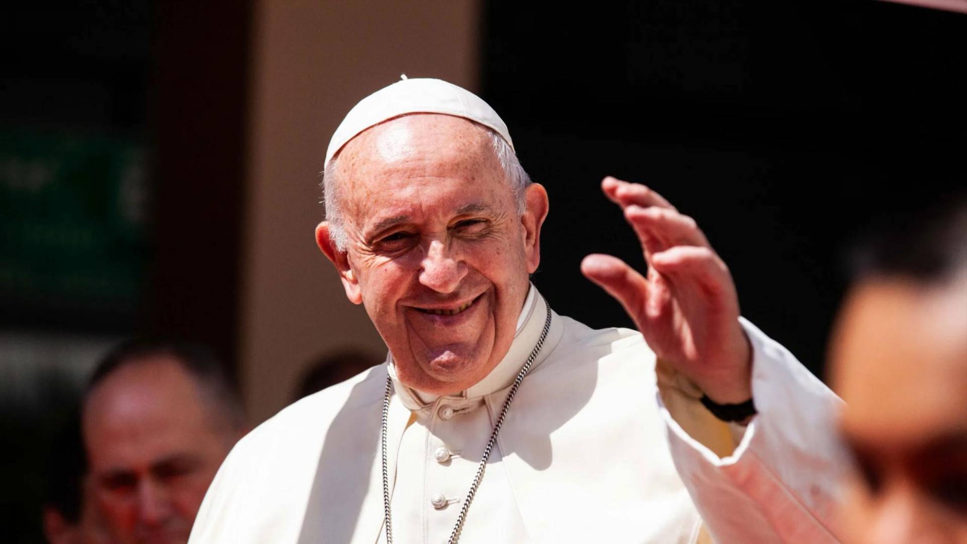 El Papa Francisco la máxima autoridad de la Iglesia Católica desde el 2013, Jesús “Francisco” falleció a los 89 años tras una enfermedad prolongada, dejando un legado de reformas y diálogo interreligioso.