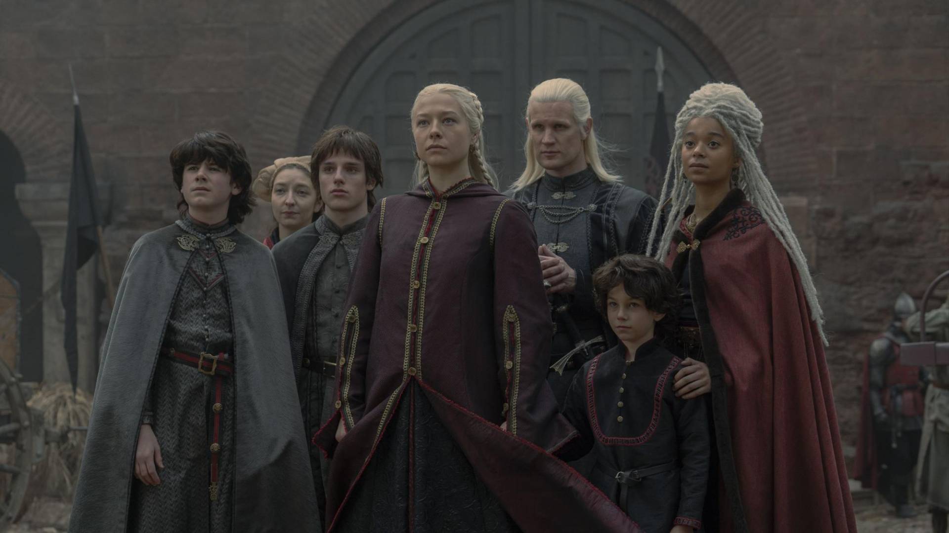 HBO max: La casa del dragón, T2 - 16 de junio La guerra civil de los Targaryen, un conflicto que dejará a la familia condenada al ostracismo, y cambiará para siempre el reino de Poniente.