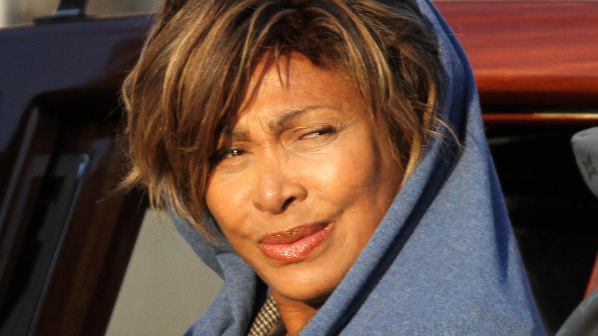 <i><b>Muerte de su primer hijo </b></i>Cris el hijo mayor de Tina Turner, tomó lo devastadora decisión de terminar con su vida en el 2018, producto de un disparo. ese mismo día, antes de suicidarse, Cris llamó su madre diciendo: “Solo quiero escuchar tu voz y esa risa tuya”.