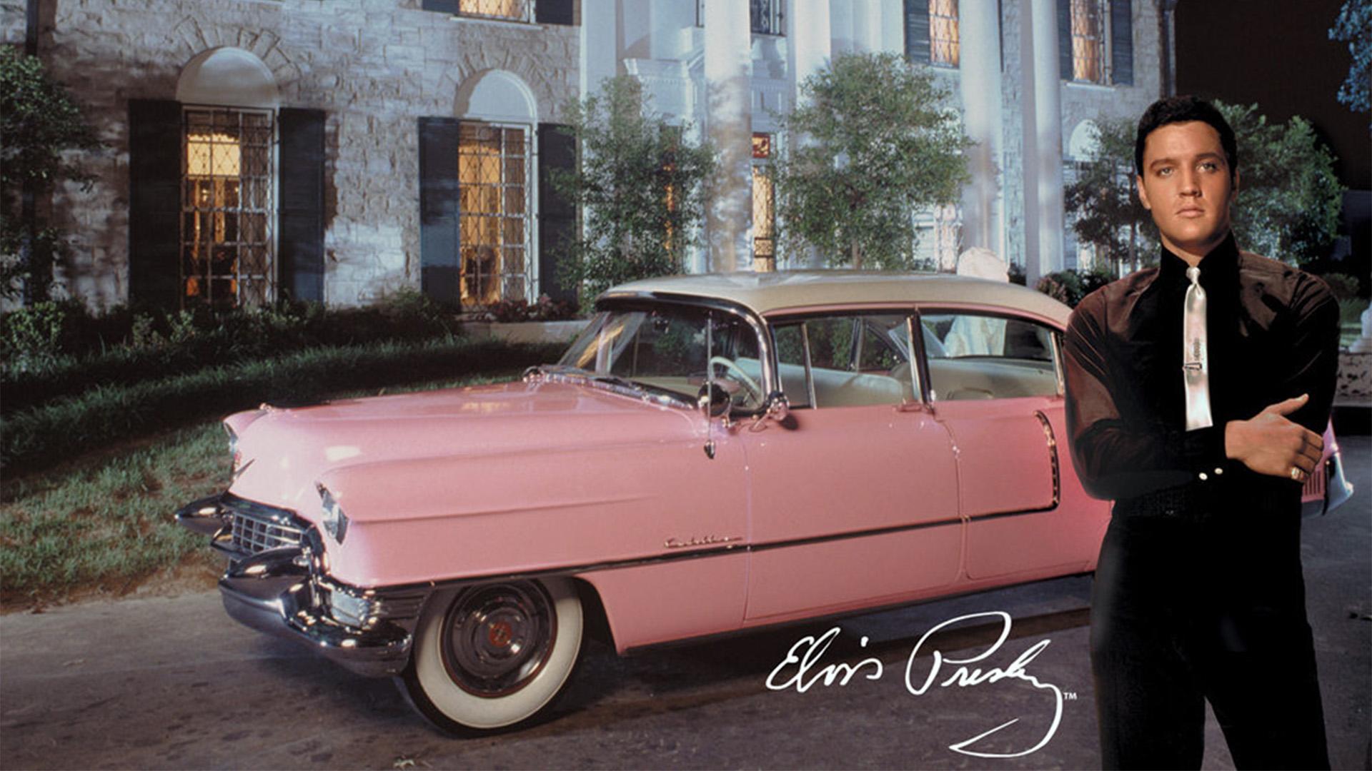 3. A Elvis le encantaba regalar autos a amigos, familia e incluso desconocidos. Regaló más de 200 Cadillacs en su vida.