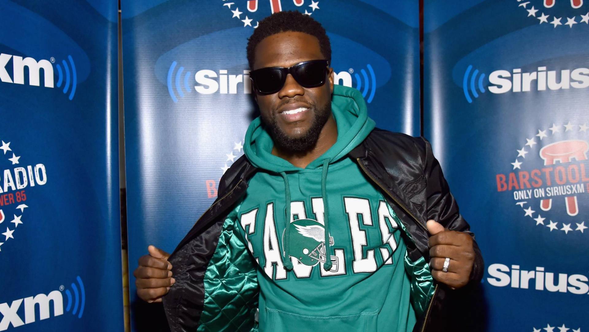 <b>Kevin Hart</b>: El comediante y actor, oriundo de Filadelfia, estuvo presente animando a su equipo local, los Eagles, durante el partido.