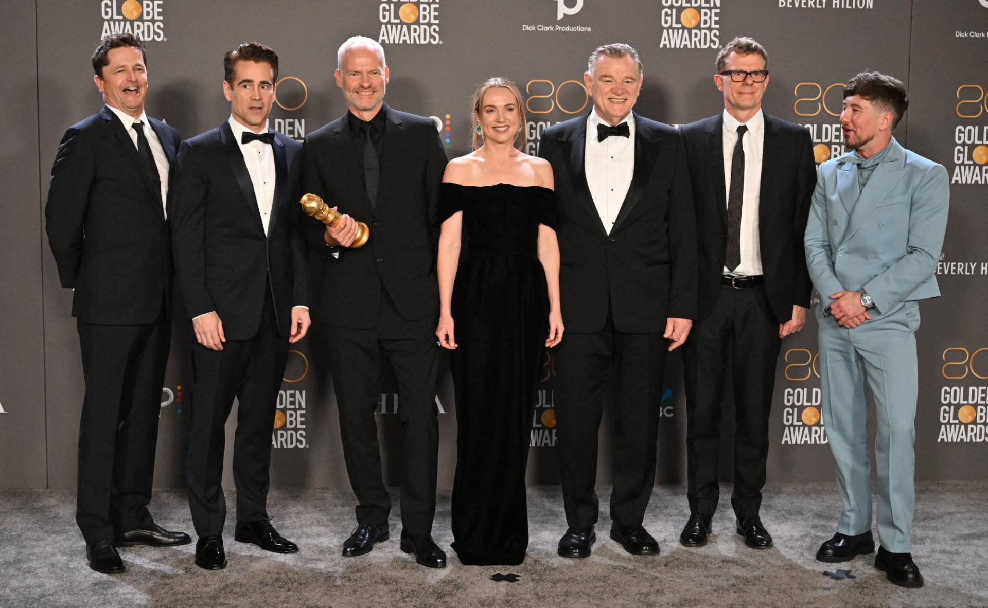 <b>MEJOR PELÍCULA MUSICAL O COMEDIA: THE BANSHEES OF INESHRIN (LOS ESPÍRITUS DE LA ISLA)</b> Peter Czernin, Colin Farrell,Martin McDonagh, Kerry Condon, Brendan Gleeson, Graham Broadbenty Barry Keoghan 