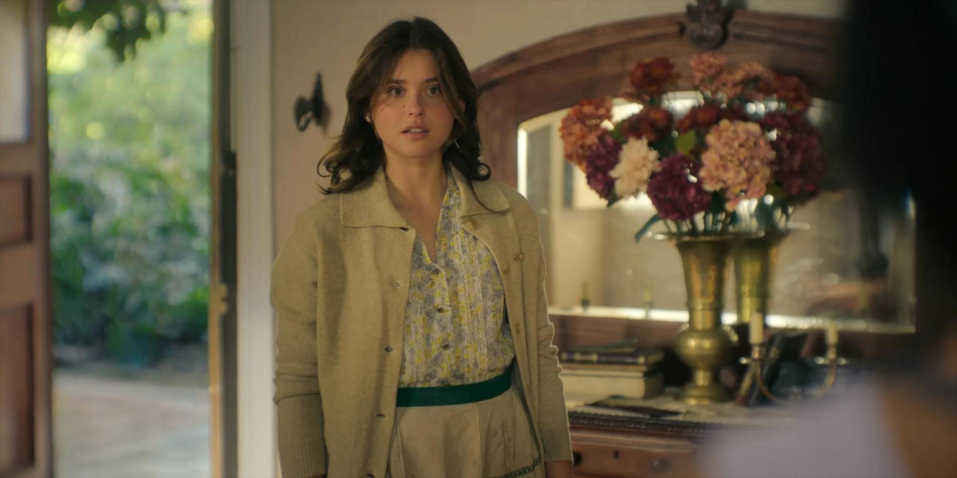  <b>La casa de los espíritus (Prime Video)</b>La serie de Prime Video “La casa de los espíritus” es una adaptación de la aclamada novela de Isabel Allende de 1982. La serie narra la historia de tres generaciones de mujeres de la familia Trueba, unidas por el destino y por las decisiones de los hombres violentos que intentan mantenerlas bajo su control. 