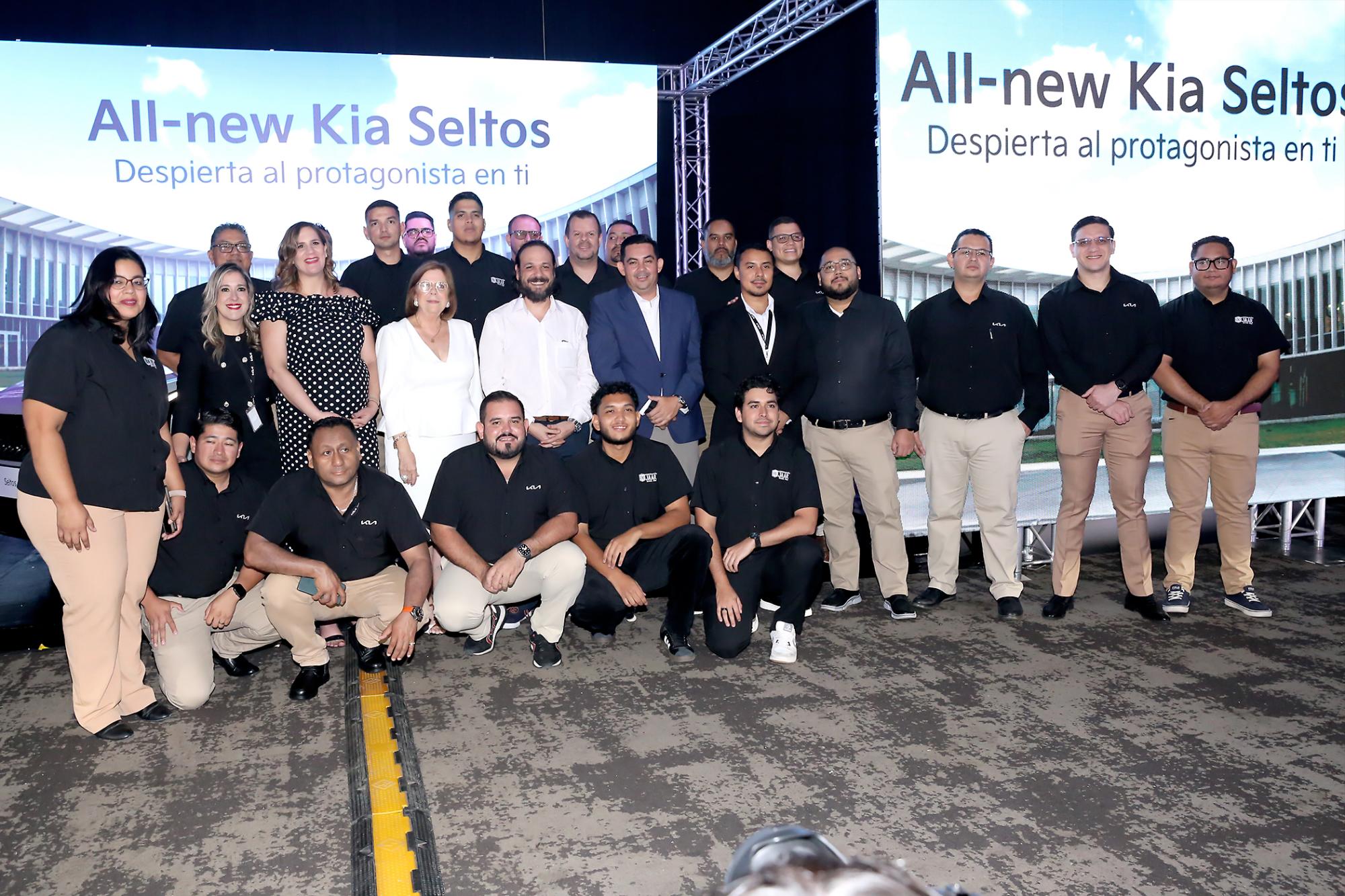 Durante el evento los colaboradores de Corporación Jaar se hicieron presentes en el lanzamiento de está nueva propuesta para los hondureños.