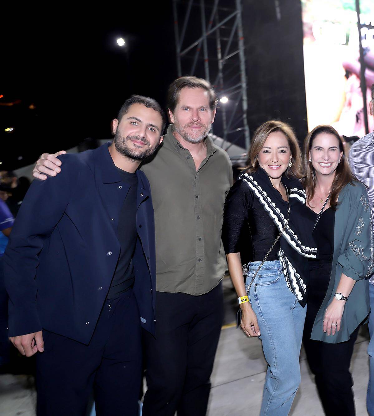 El encanto pop de Sebastián Yatra brilló en Honduras este 19 de noviembre, durante un concierto íntimo y exclusivo que celebró la fidelidad de los clientes de Gasolineras UNO, Tiendas Pronto y Banco Cuscatlán. Con un público emocionado y cada canción coreada a todo pulmón, la noche se convirtió en un momento inolvidable para los fans del artista colombiano.