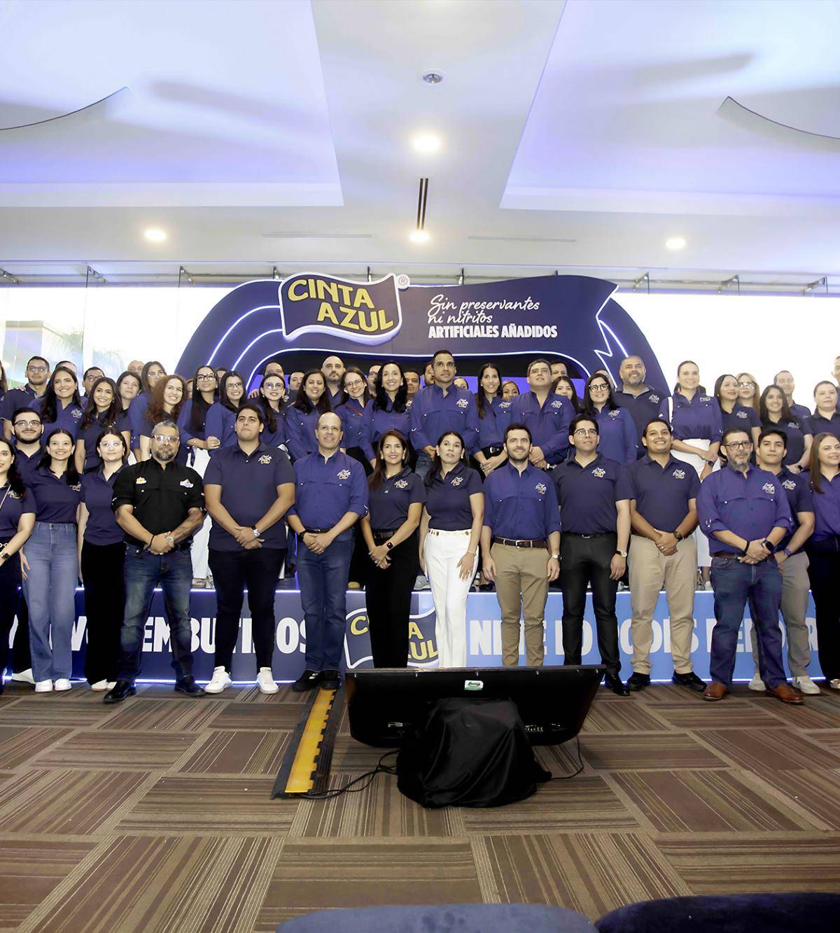 Cargill Honduras presentó el nuevo producto premium Cinta Azul en Honduras una propuesta de embutidos de calidad, frescura y sabor para los hondureños. Desde este lanzamiento el producto estará disponible con cobertura nacional en las principales cadenas de supermercados y puntos de venta del país.