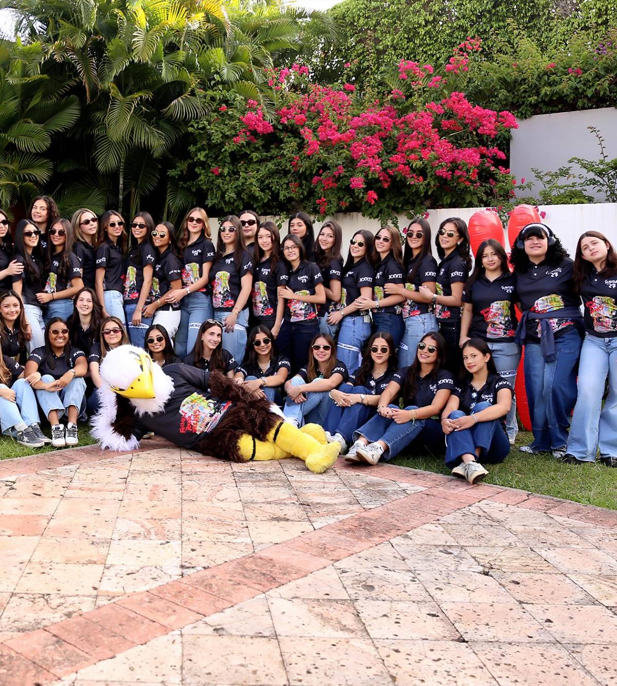 Memorable, así fue esa mañana en la que los seniors 2027 de la Escuela Americana de Tegucigalpa celebraron el primer día de su último año de high school. Emociones encontradas, risas, expectativas y la amistad prevalecieron en la jornada que comenzó con un desayuno, siguió con un recorrido hacia la escuela y culminó con la entrada triunfal al centro educativo que ha sido su casa por doce años y donde fueron recibidos con una verdadera fiesta.