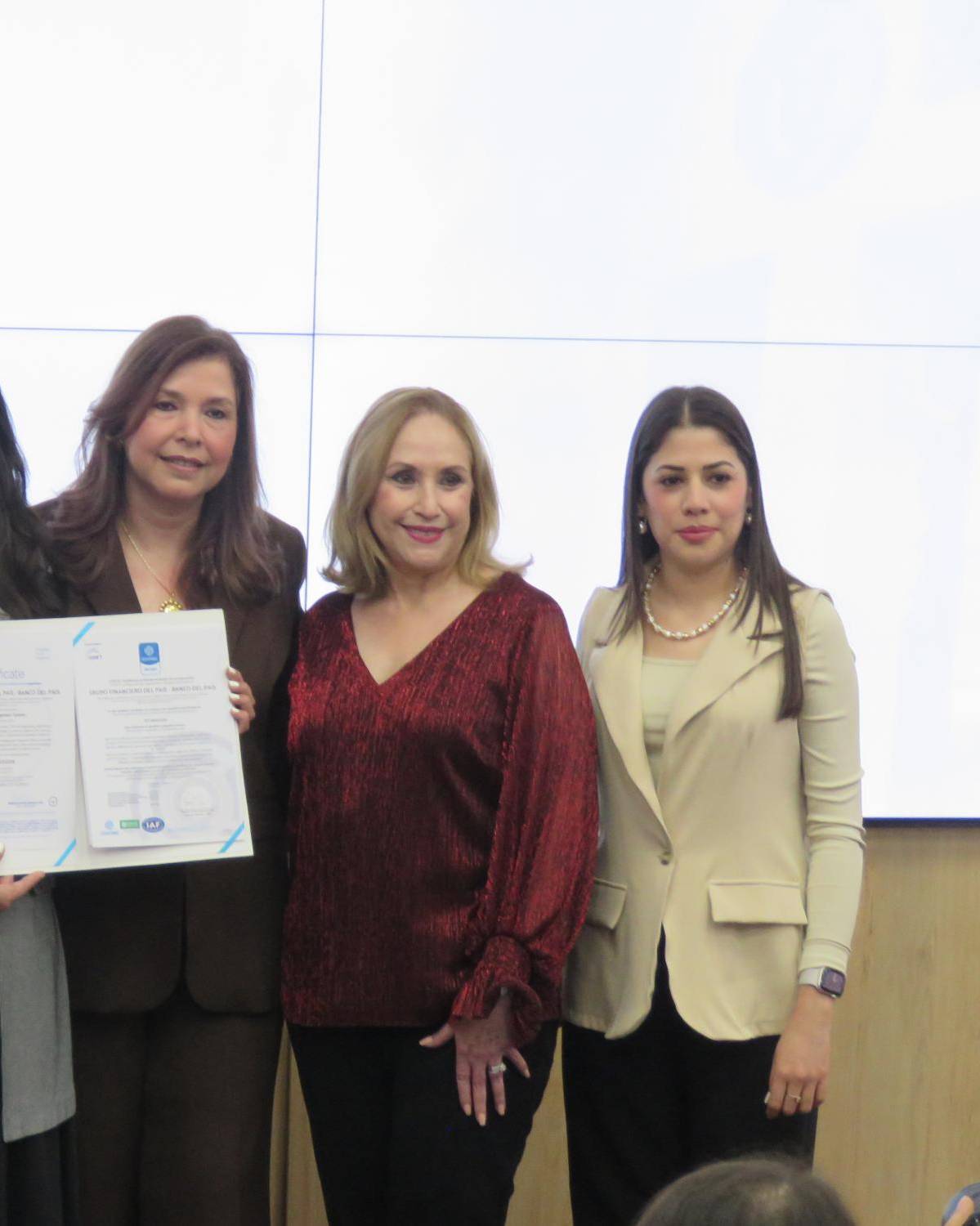 Banpaís: 15 años liderando con calidad certificada