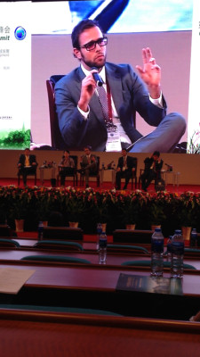 Arquitecto hondureño participa en foro de negocios en China