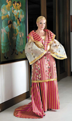 Ex primera dama de Honduras abre su corazón