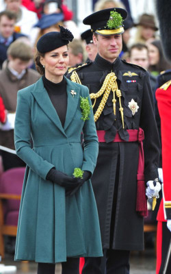 Kate sufre inconveniente en plena revisión de guardia