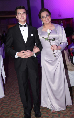 Del Campo International School grad