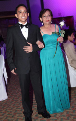 Del Campo International School grad