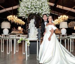 Como de cuento de hadas. En una boda de ensueño, Débora Simonson y Jasio Zapata se dieron el tan esperado “sí, acepto”. La pareja celebró su amor en una elegante ceremonia en La Reserva Event Center, rodeados de sus seres queridos y de una atmósfera mágica que hizo de este día un momento inolvidable.