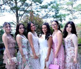 Los Seniors y Juniors 2026 de la Academia Los Pinares vivieron una mañana especial en un brunch pensado para compartir y disfrutar en un entorno agradable. Entre charlas animadas, momentos de complicidad que acompañaron cada instante, se generó un espacio adecuado para afianzar vínculos y reforzar el compañerismo.