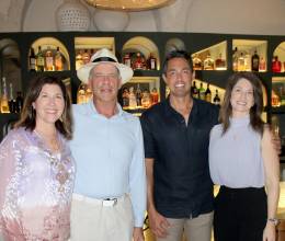 Kimpton Grand Roatán Resort presentó The Guest Chef Series, una experiencia culinaria celebrada en Alera Restaurant, donde invitados disfrutaron de una exquisita propuesta inspirada en los sabores de la cocina latina de la mano de reconocidos chefs internacionales. Dario Costa, Danilo Ferraz, Pablo Cáceres, Salvador Casasola y Guido Ojeda fueron los encargados de dar vida a un menú de alto nivel, convirtiendo la velada en la antesala perfecta del esperado Food &amp; Wine Festival del hotel.