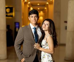 En una mañana cálida, los juniors 2026 de La Estancia School celebraron un brunch en el Hotel InterContinental San Pedro Sula. Los jóvenes llegaron emocionados a la cita, luciendo elegantes atuendos y listos para compartir un momento especial entre risas, fotografías y buena compañía, antes de despedirse del año escolar.