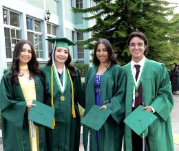 La graduación de la Academia Los Pinares fue más que una ceremonia: fue el cierre de una etapa llena de aprendizajes, amistades y sueños cumplidos. ¡Felicidades, Seniors 2025! El futuro es de ustedes.
