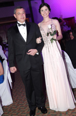 Del Campo International School grad