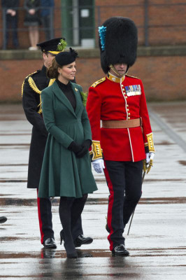 Kate sufre inconveniente en plena revisión de guardia