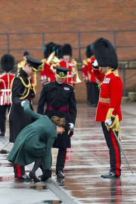 Kate sufre inconveniente en plena revisión de guardia
