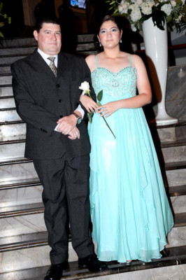 Del Campo International School grad