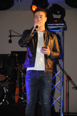 Una noche llena de música, baile y diversión