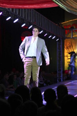 Senior fashion show de la EIS