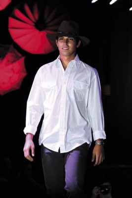 Senior fashion show de la EIS
