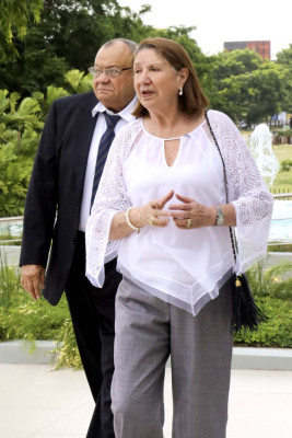 Homenaje a Napoleón J. Larach