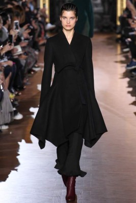 Stella McCartney reversiona a la working girl