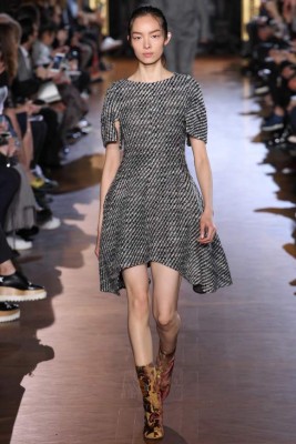 Stella McCartney reversiona a la working girl